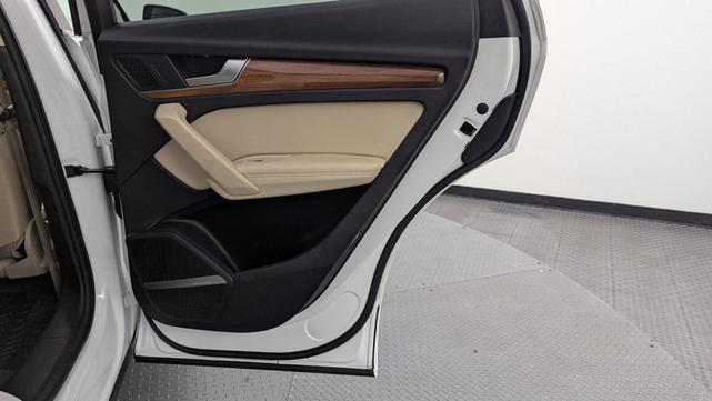 Photo of 2022 Ibis White Audi Q5