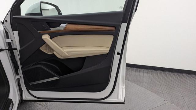 Photo of 2022 Ibis White Audi Q5