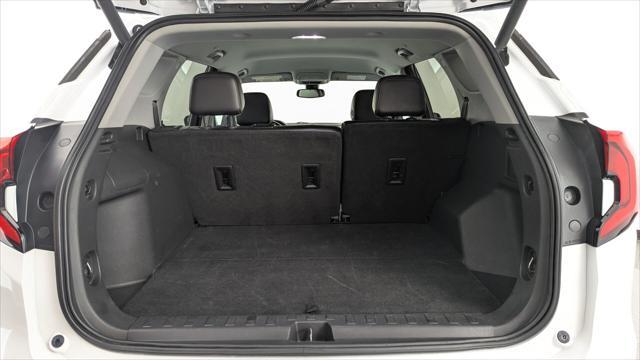 Photo of 2021 Summit White GMC Terrain