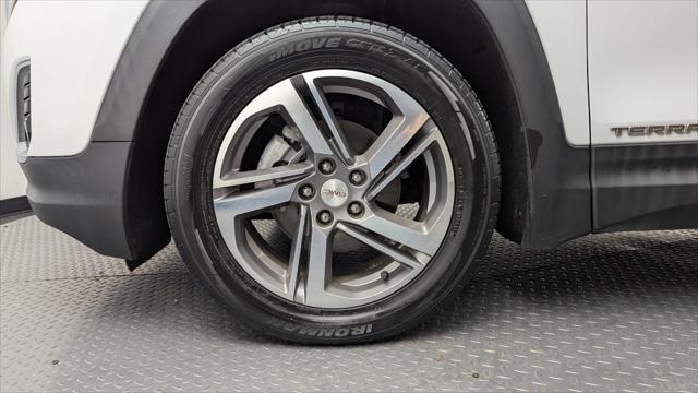 Photo of 2021 Summit White GMC Terrain