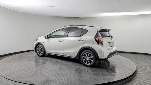 Photo of 2018 Super White Toyota Prius c