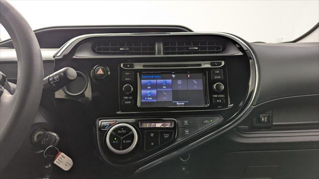 Photo of 2018 Super White Toyota Prius c