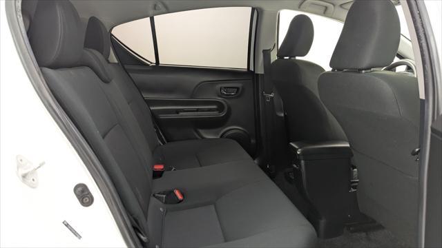 Photo of 2018 Super White Toyota Prius c