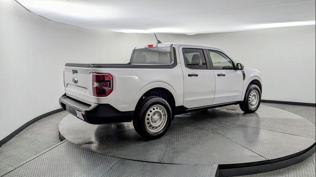Photo of 2023 Oxford White Ford Maverick