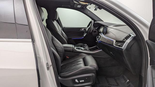 Photo of 2023 Mineral White Metallic BMW X5
