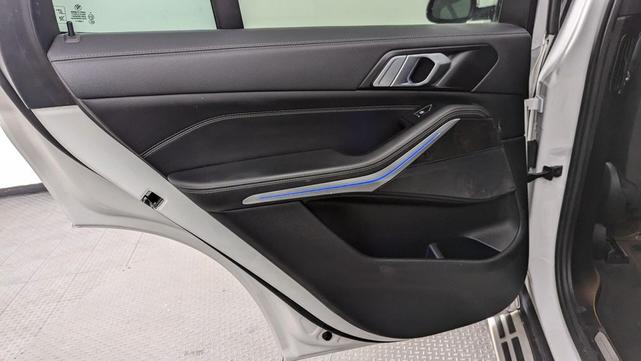 Photo of 2023 Mineral White Metallic BMW X5