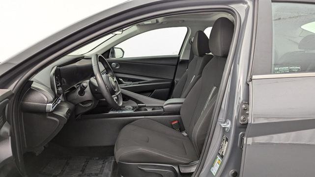 Photo of 2025 Ecotronic Gray Hyundai ELANTRA