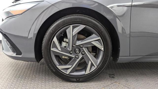 Photo of 2025 Ecotronic Gray Hyundai ELANTRA