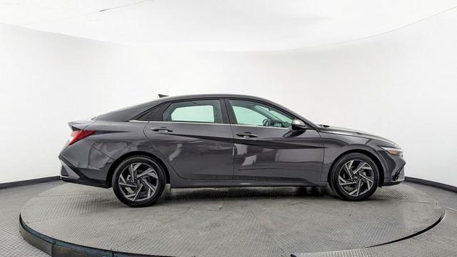 Photo of 2025 Ecotronic Gray Hyundai ELANTRA
