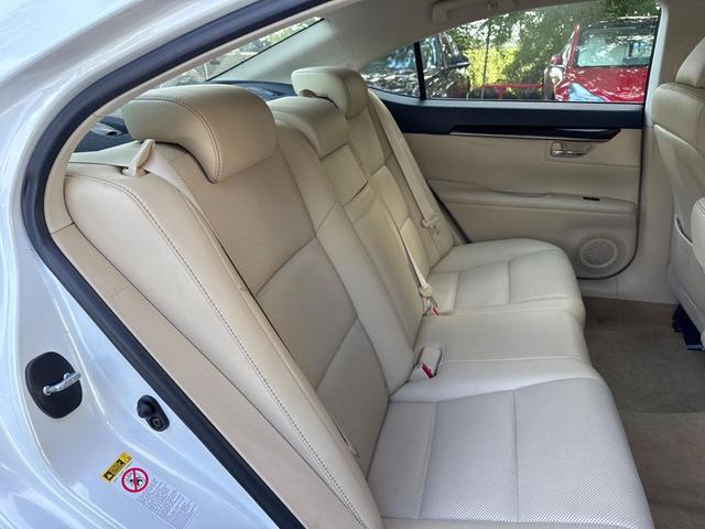 Photo of 2014 Starfire Pearl Lexus ES 350