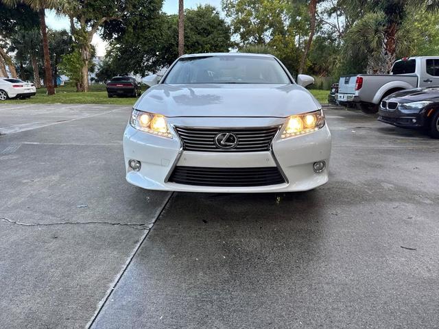 Photo of 2014 Starfire Pearl Lexus ES 350