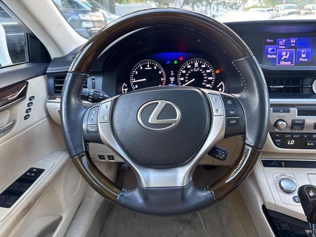 Photo of 2014 Starfire Pearl Lexus ES 350