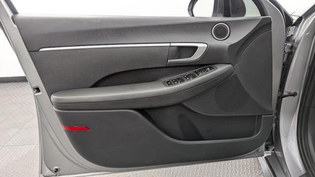 Photo of 2021 Shimmering Silver Pearl Hyundai SONATA