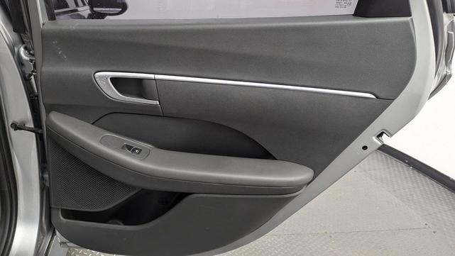 Photo of 2021 Shimmering Silver Pearl Hyundai SONATA