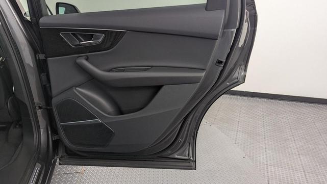 Photo of 2022 Samurai Gray Metallic Audi Q7