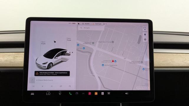 Photo of 2019 White Tesla Model 3