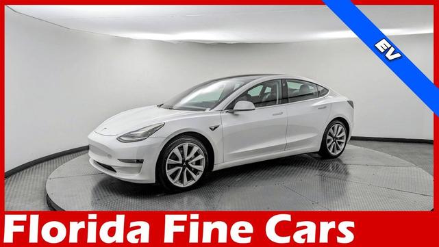 Photo of 2019 White Tesla Model 3