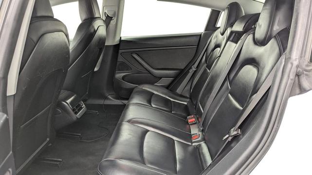 Photo of 2019 White Tesla Model 3