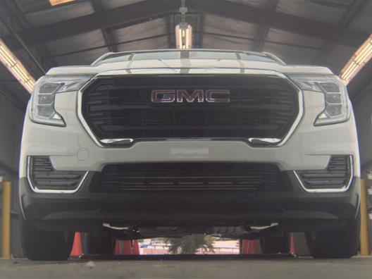 Photo of 2024 Summit White GMC Terrain
