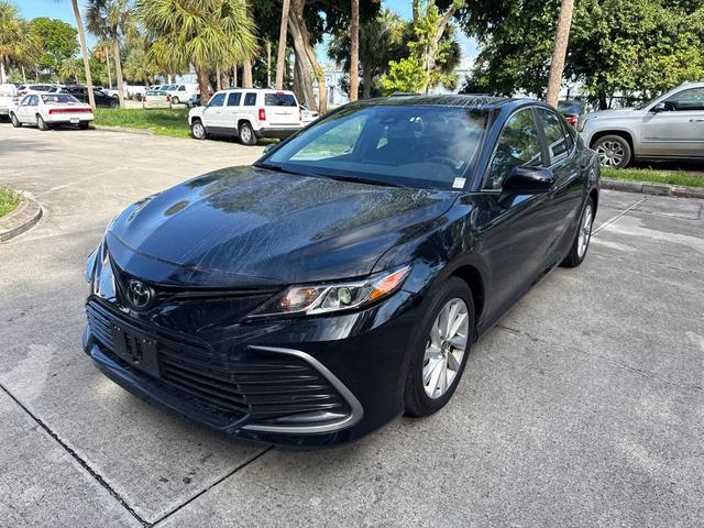 Photo of 2024 Midnight Black Metallic Toyota Camry