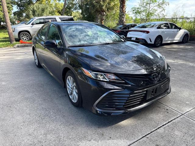 Photo of 2024 Midnight Black Metallic Toyota Camry