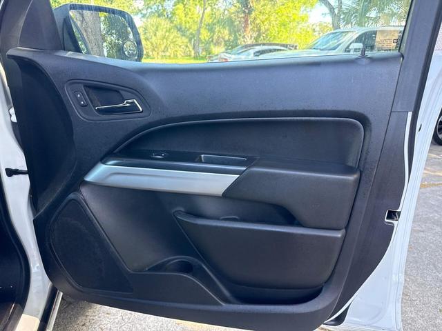 Photo of 2022 Summit White Chevrolet Colorado