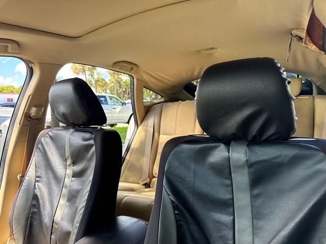 Photo of 2010 White Diamond Pearl Honda Accord Crosstour