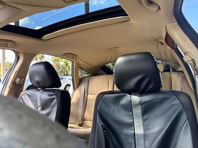 Photo of 2010 White Diamond Pearl Honda Accord Crosstour
