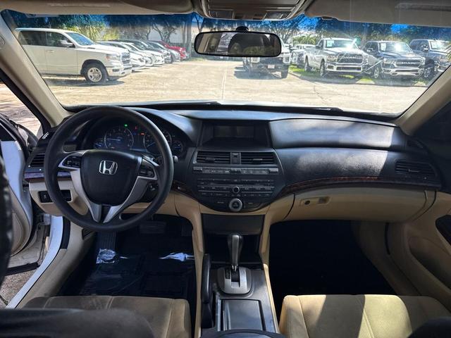 Photo of 2010 White Diamond Pearl Honda Accord Crosstour