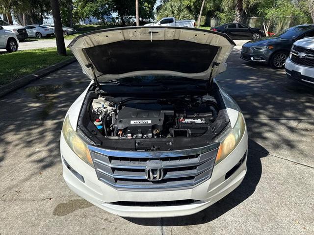 Photo of 2010 White Diamond Pearl Honda Accord Crosstour