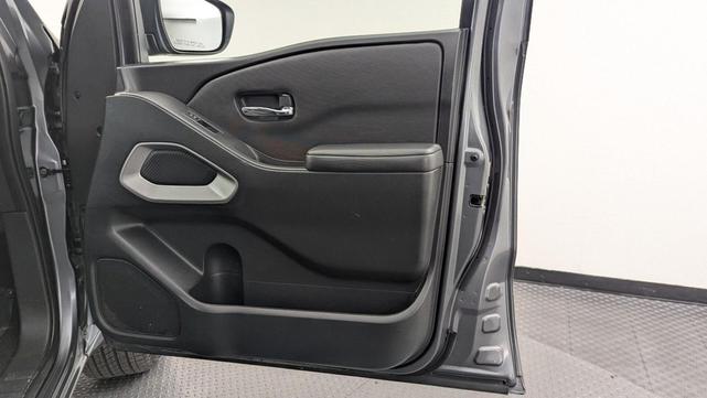 Photo of 2023 Gun Metallic Nissan Frontier