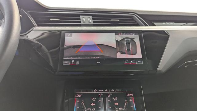 Photo of 2022 Daytona Gray Pearl Effect Audi e-tron Sportback