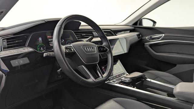 Photo of 2022 Daytona Gray Pearl Effect Audi e-tron Sportback