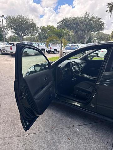 Photo of 2018 Misty Green Pearl Honda HR-V