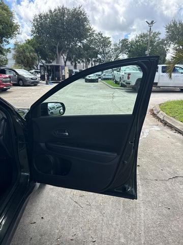Photo of 2018 Misty Green Pearl Honda HR-V
