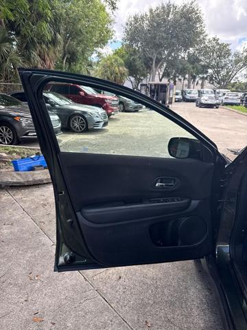 Photo of 2018 Misty Green Pearl Honda HR-V