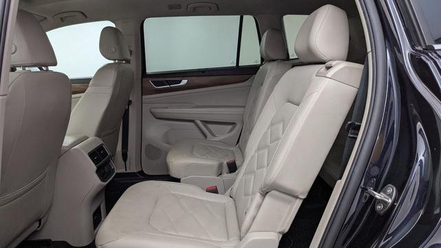 Photo of 2024 Black Volkswagen Atlas