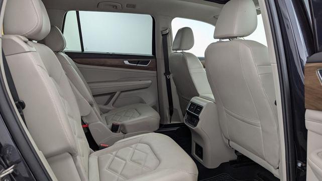 Photo of 2024 Black Volkswagen Atlas
