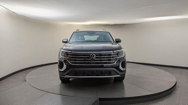 Photo of 2024 Black Volkswagen Atlas