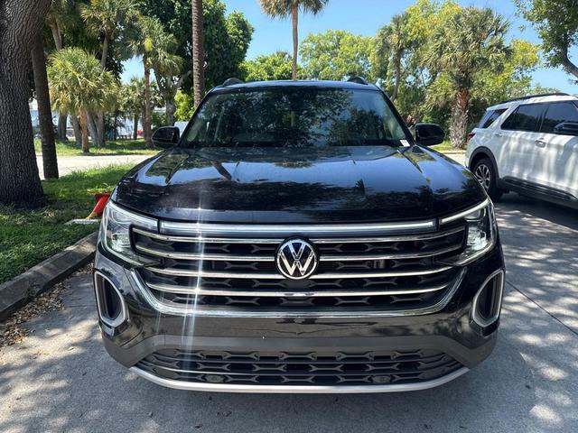 Photo of 2024 Black Volkswagen Atlas