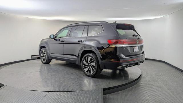 Photo of 2024 Black Volkswagen Atlas