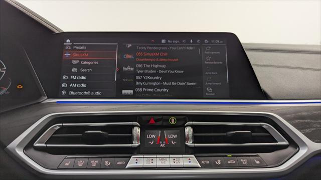 Photo of 2021 White BMW X7