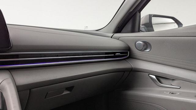 Photo of 2024 Fluid Metal Hyundai ELANTRA