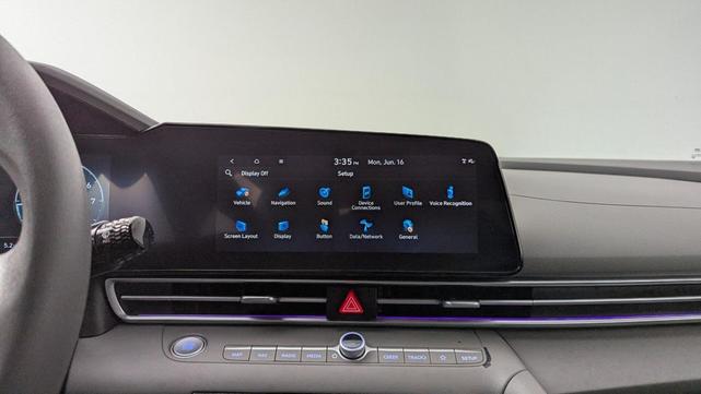 Photo of 2024 Fluid Metal Hyundai ELANTRA