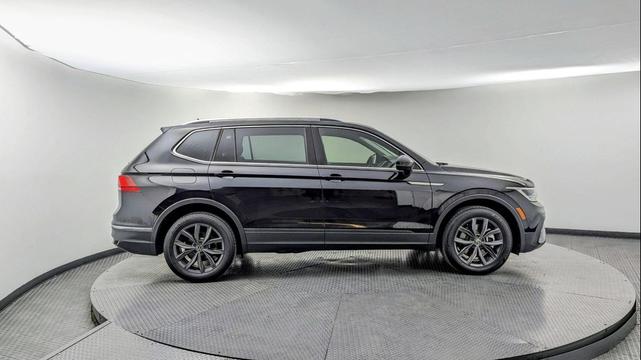 Photo of 2022 Deep Black Pearl Volkswagen Tiguan