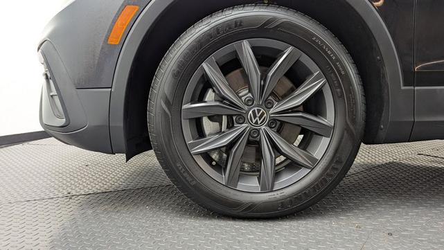 Photo of 2022 Deep Black Pearl Volkswagen Tiguan