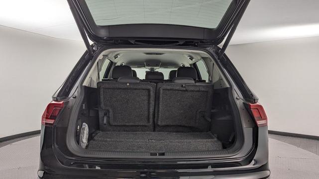 Photo of 2022 Deep Black Pearl Volkswagen Tiguan
