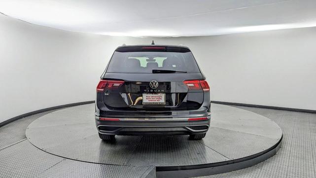 Photo of 2022 Deep Black Pearl Volkswagen Tiguan