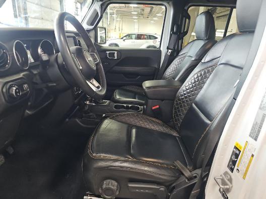 Photo of 2023 Bright White Clearcoat Jeep Gladiator