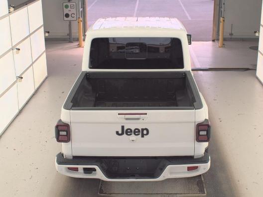 Photo of 2023 Bright White Clearcoat Jeep Gladiator